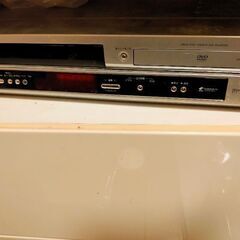 ビデオデッキ&DVDプレイヤーの画像