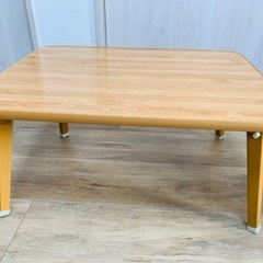 折り畳みテーブルの画像