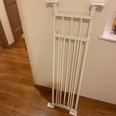 突っ張り棚