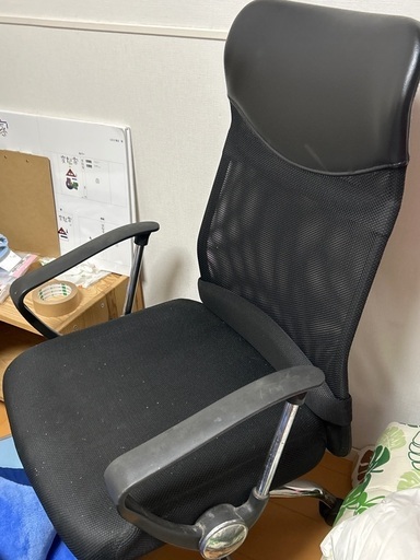 キャスター付き椅子