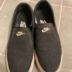 NIKE スリッポンの画像