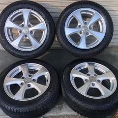 冬タイヤ 185/60R15 PCD114アルミ付きミシュラン製...