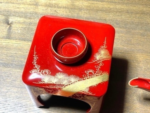屠蘇器　菊華堂　孔雀屋利吉　堅地家具師　本朱　松竹梅