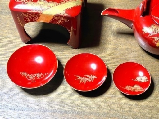 屠蘇器 菊華堂 孔雀屋利吉 堅地家具師 本朱 松竹梅