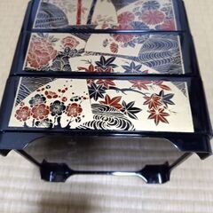 三段の重箱の画像