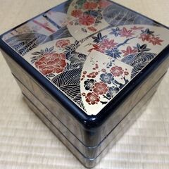 三段の重箱の画像