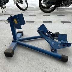 フロントホイールクランプ　バイク用　中古　青