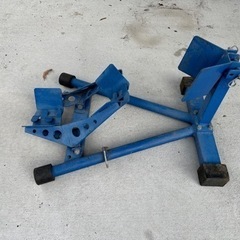 フロントホイールクランプ　バイク用　中古　青の画像