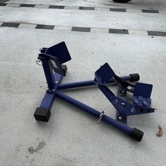 フロントホイールクランプ　バイク用　紫