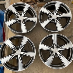ホイール１８インチ８j+42 PCD114.3 ５H 美品 ４本