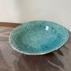 陶器の大皿の画像
