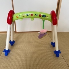 歩行器、おもちゃ