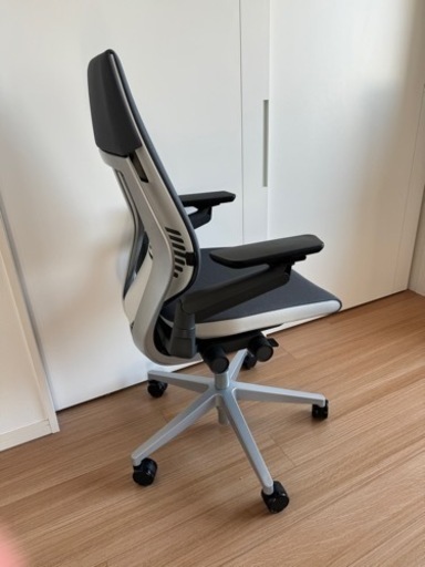 【ほぼ新品】【超美品】Steelcase Gesture Chair / オフィスチェア