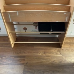 子供のおもちゃ、絵本収納