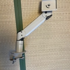 オカムラ　モニターアーム