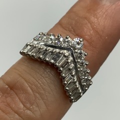 Pt900 プラチナ900 V型 ダイヤモンドリング 4.9g 1ct