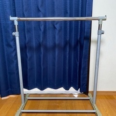 ハンガーラックの画像