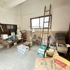 即渡し可能 引き取りのみ 【0円無料】兵庫県洲本市 300坪の家 家具や家電などの画像