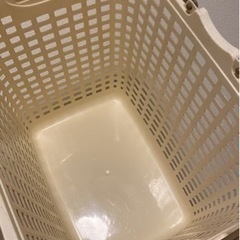 頑丈で大きな洗濯カゴの画像