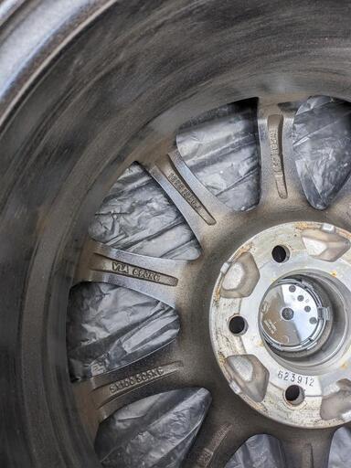 お値下げ可　スタッドレスタイヤ　185/60R15 　ピッチ100✕5H