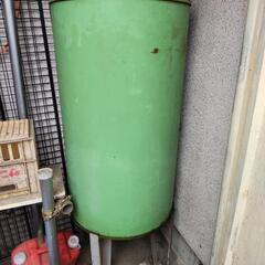 ■屋外用灯油備蓄タンク◆縦型 約200L  ご自身で取外し出来る...