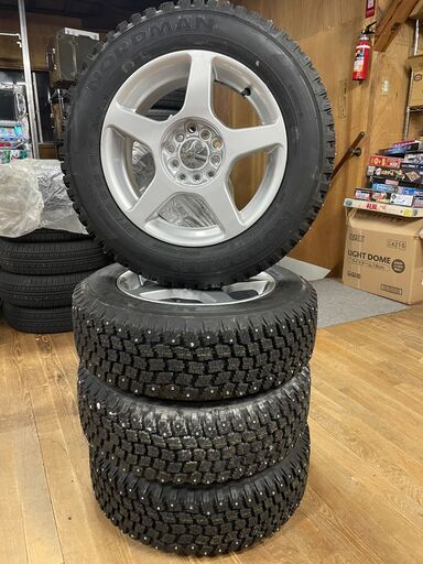 未使用品　195/65R15 NORDMANスパイクタイヤ＆アルミ4本セット