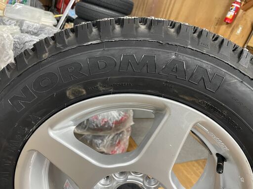未使用品　195/65R15 NORDMANスパイクタイヤ＆アルミ4本セット