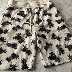 ✨新品✨ハーフパンツ　パイナップル　ホワイトの画像