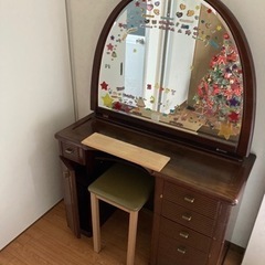 ドレッサー＋椅子 あげます　引き取ってくれる方限定
