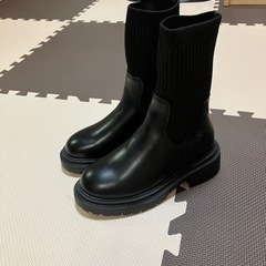 新品22、5センチブーツ
