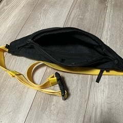 NIKE、ショルダーバックの画像