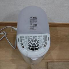 アイリスオーヤマ 加熱式加湿器の画像