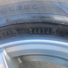 溝あり❗️ ダンロップスタッドレス　175/65Ｒ14 マルチホイール4本の画像