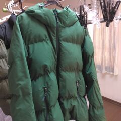 ジャケット2、長袖シャツ2枚、パジャマ上、の画像