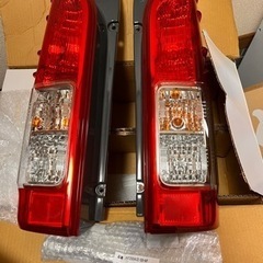 新車外し ハイエース テールランプ ストップランプ