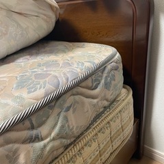 【取引中】ダブルベッド　マットレス付きの画像