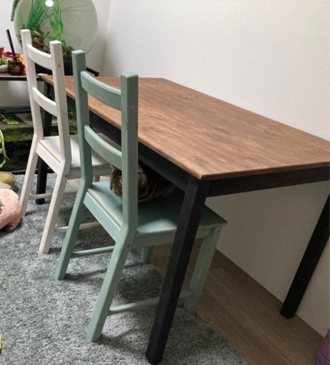 ダイニングテーブル　椅子2脚セット