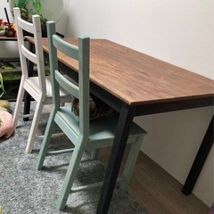 ダイニングテーブル　椅子2脚セット