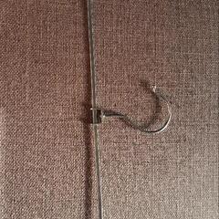 大量ハンガー(パンツ、スカート用もあります)の画像