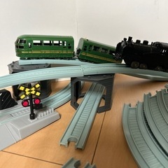 【美品】ダイソー　電車　汽車　レール　坂　踏切　トンネル　セット【同時購入、割引あり】の画像