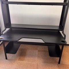 取引中です。IKEA ゲーミングデスクとチェア