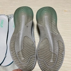 ランニングシューズ(ASICS)の画像