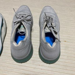 ランニングシューズ(ASICS)の画像