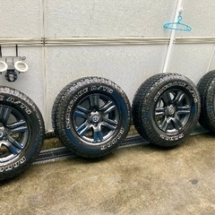 TOYOTAハイラックス/プラド/ホイールタイヤセット