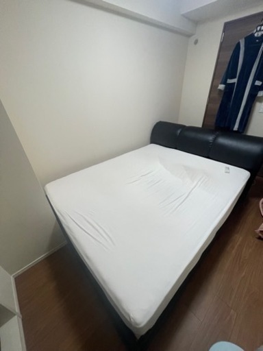 クイーンベッド　フレーム&マットレス