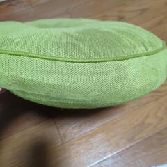 グリーン　クッションの画像