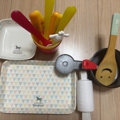 【決定】お皿、コップ、フォークとスプーンなどのセット
