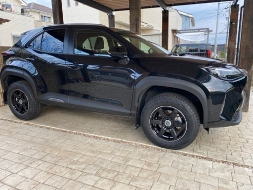 スタッドレスタイヤ　215/70R16 トヨタRAV4、ヤリスクロス2インチアップ