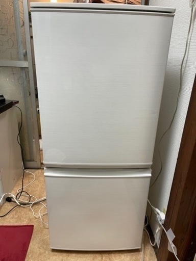 SHARP 冷蔵庫　137L 中型