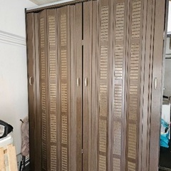 組み立て式クローゼットの画像